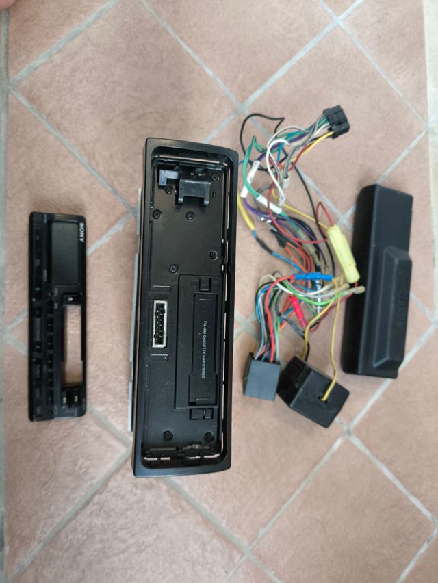 Autoradio Sony con antenna portabollo