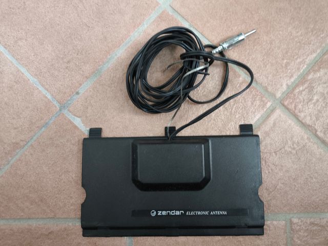 Autoradio Sony con antenna portabollo