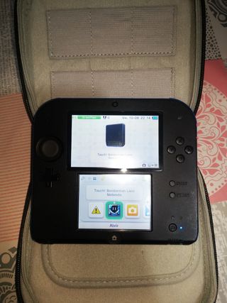 Nintendo 2DS Negra y Azul con Juego