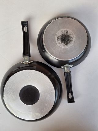 Set 2 padelle antiaderenti. 24 cm e 28 cm diametro