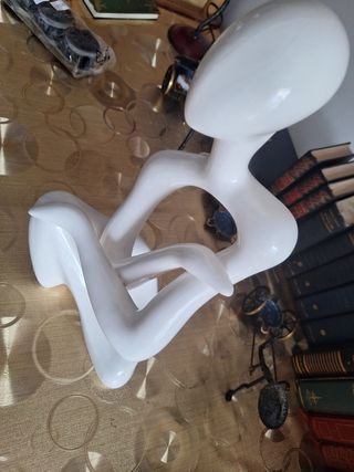 Figura cerámica persona abstracta