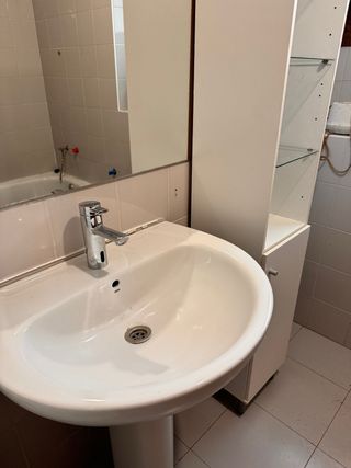 Mueble de baño y  lavabo
