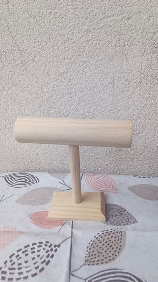 Expositor de madera para pulseras