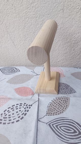 Expositor de madera para pulseras
