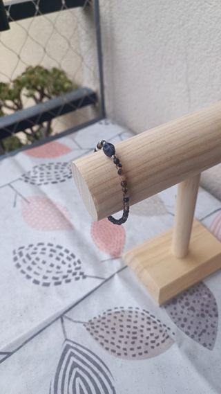 Expositor de madera para pulseras