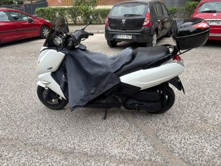 Peugeot 125cc Scooter