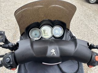 Peugeot 125cc Scooter