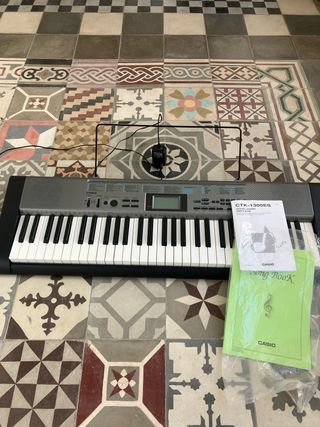 Teclado Electrónico Casio CTK-1300ES