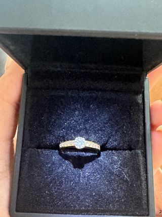 Anillo Oro 18K Moissanita
