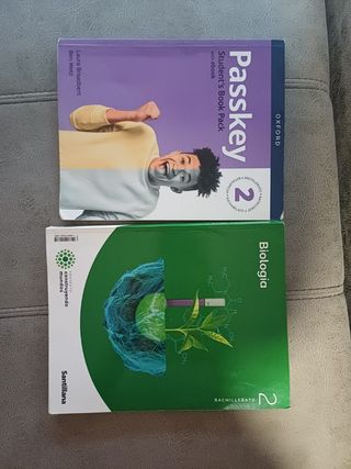 Biología Santillana y ingles Oxford 