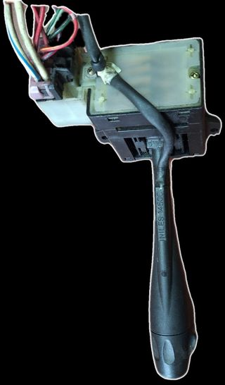 Interruptor Señal Giro Nissan Micra II