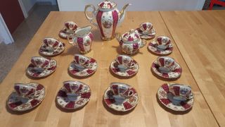 Juego de té y café de porcelana.