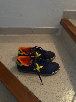 Zapatillas Munich Negras y Azules