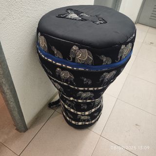 Djembé africano sin piel con funda