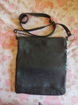 Bolso de pell negre 26x29 cm
