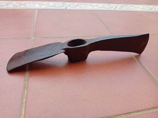 Hacha/Azadón antiguo 2 kilos y 42 cm