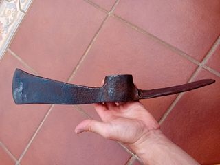 Hacha/Azadón antiguo 2 kilos y 42 cm