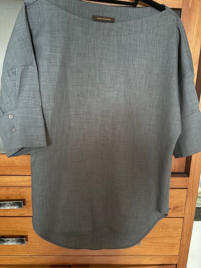 Top Adolfo Dominguez Talla 38 Gris