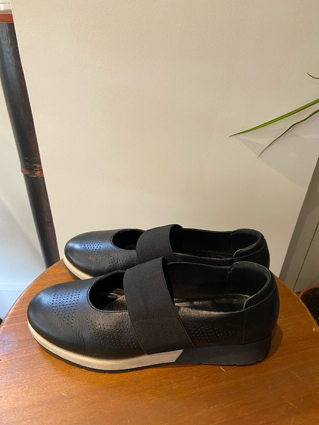 Zapatos negros cómodos T36