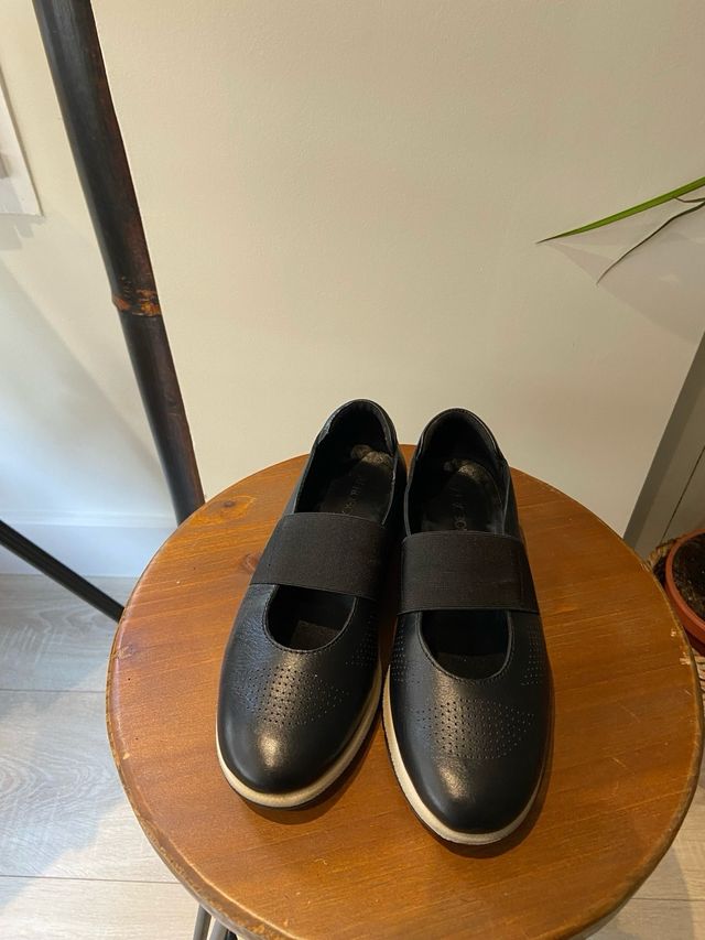 Zapatos negros cómodos T36