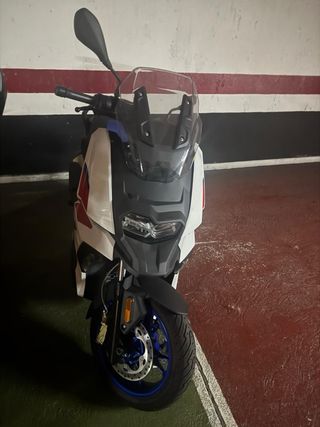 BMW 400 2023 - 2500 km