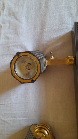 Aplique de metal con 3 focos