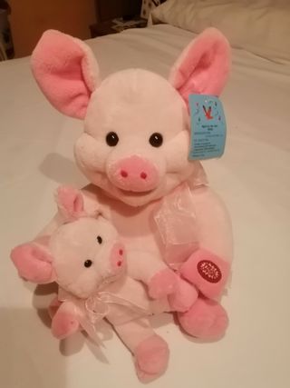 Peluche de cerdo rosa con bebé