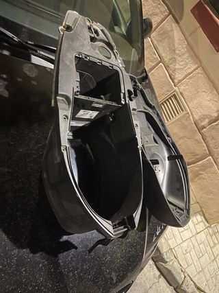 Asiento y baúl Piaggio New Typhoon