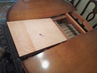 Mesa de salón extensible de madera