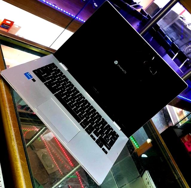 ASUS CROMEBOOK INTEL CELERON 64GB SSD 8GB RAM