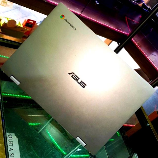 ASUS CROMEBOOK INTEL CELERON 64GB SSD 8GB RAM