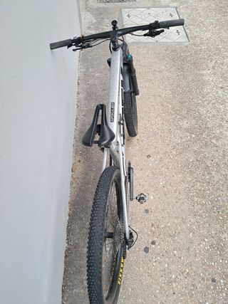 Bicicleta Trek Supercaliber Gen 2 9.8 Shimano XT