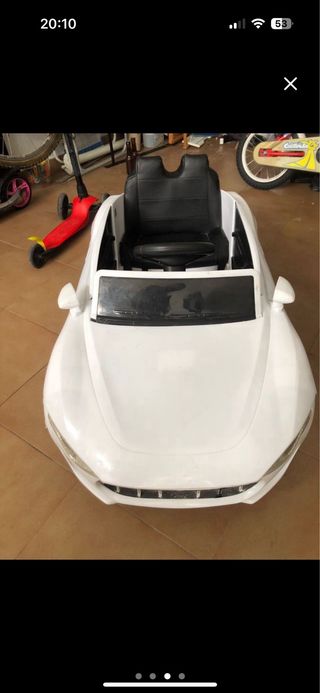 Coche eléctrico infantil