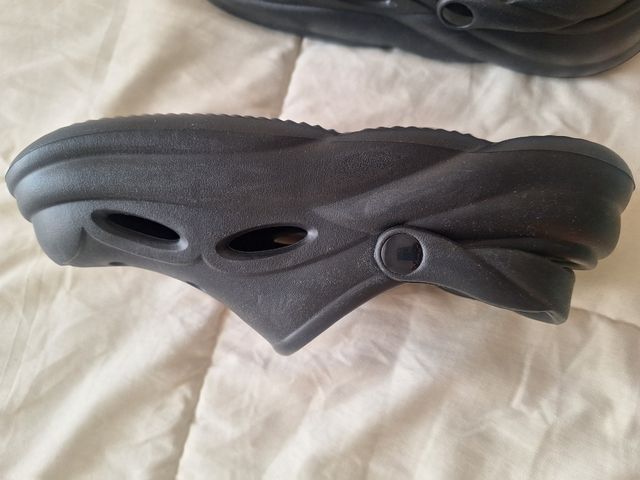 Crocs negros nuevos con etiquetas. Talla 40-41