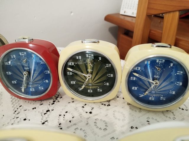 Orologi originali Alba (rosso e beige)
25 ciascuno