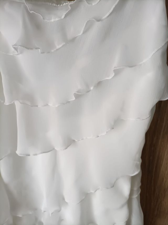 Vestido blanco con volantes