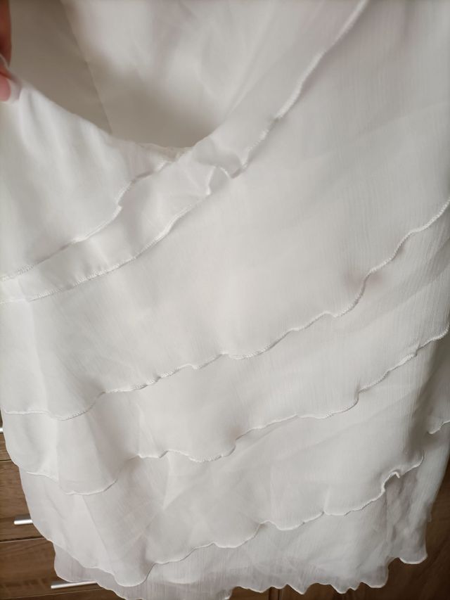 Vestido blanco con volantes