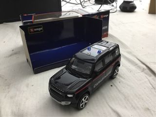 Bburago Land Rover Defender Carabinieri
