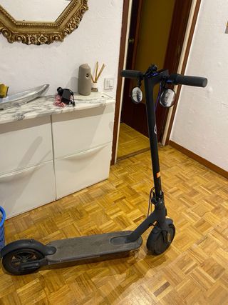 Patinete Eléctrico Xiaomi Negro + Casco y cargador