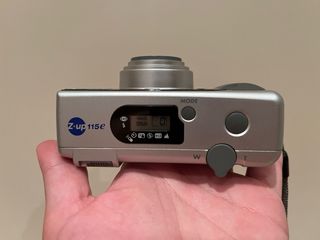 Cámara Konica Z-up 115e Plata