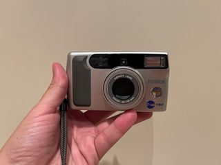 Cámara Konica Z-up 115e Plata