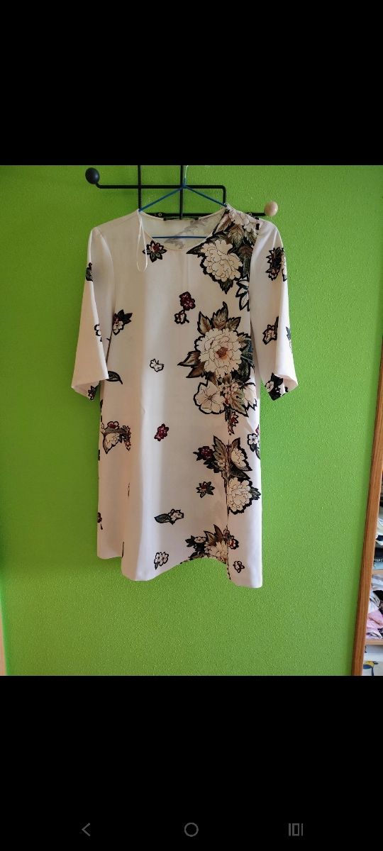 Vestido Zara floral blanco