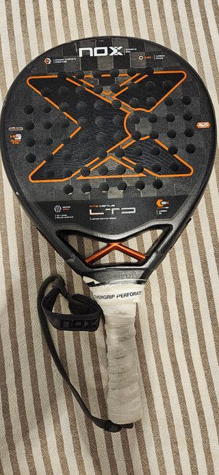 Pala de pádel NOX AT2 Genius LTD