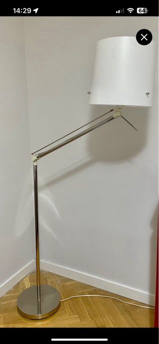 Lámpara de pie moderna Ikea plateada