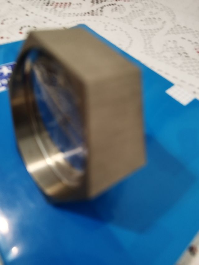 L'orologio Radiant Hexagonal Blue funziona