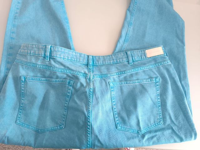 Pantalón curvy vaquero Clockhouse turquesa