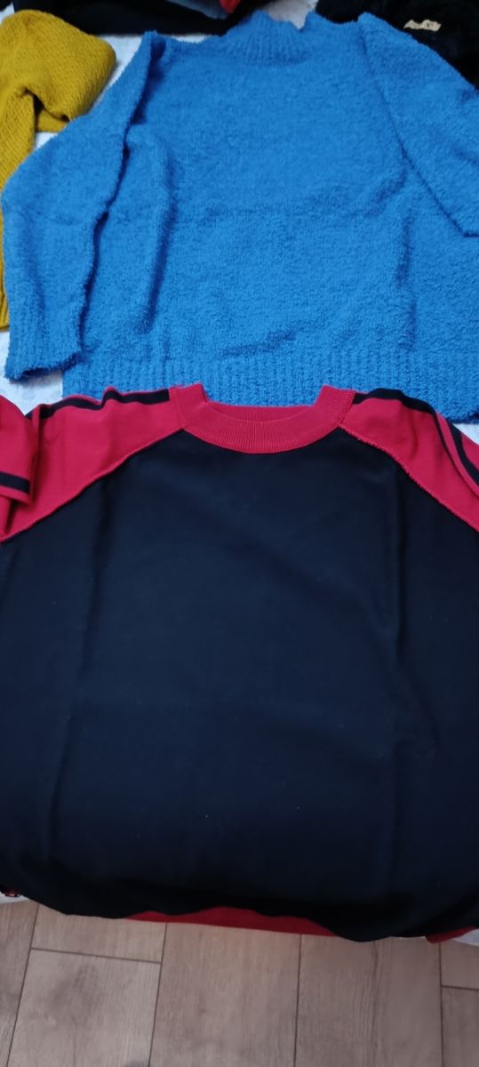 Conjunto de jerséis: varios colores. Talla M y L. 