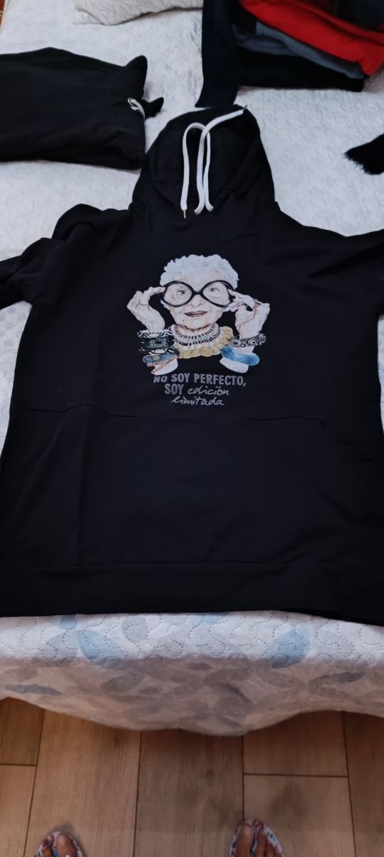 Conjunto de jerséis: varios colores. Talla M y L. 