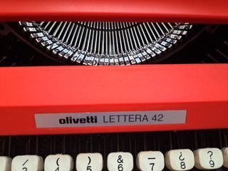 Máquina de escribir Olivetti Lettera 42 Roja
