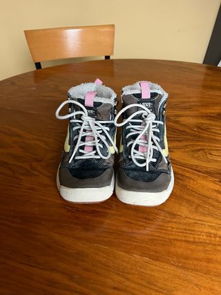 Zapatillas Vans Marrones y Amarillas